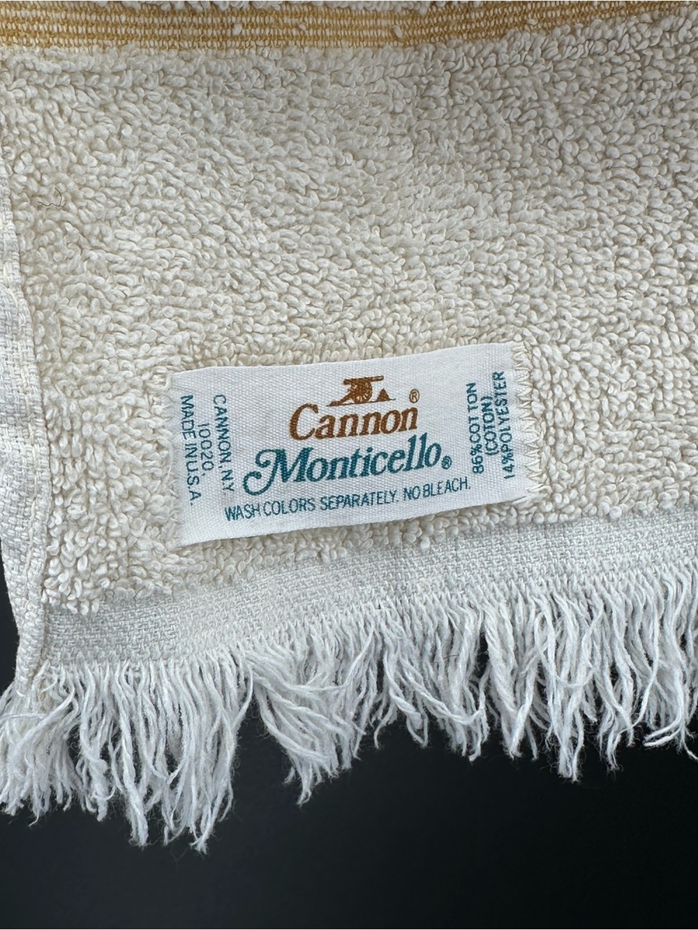 Vintage Cannon Monticello embossed beige/yellow towel - Picture 8 of 8